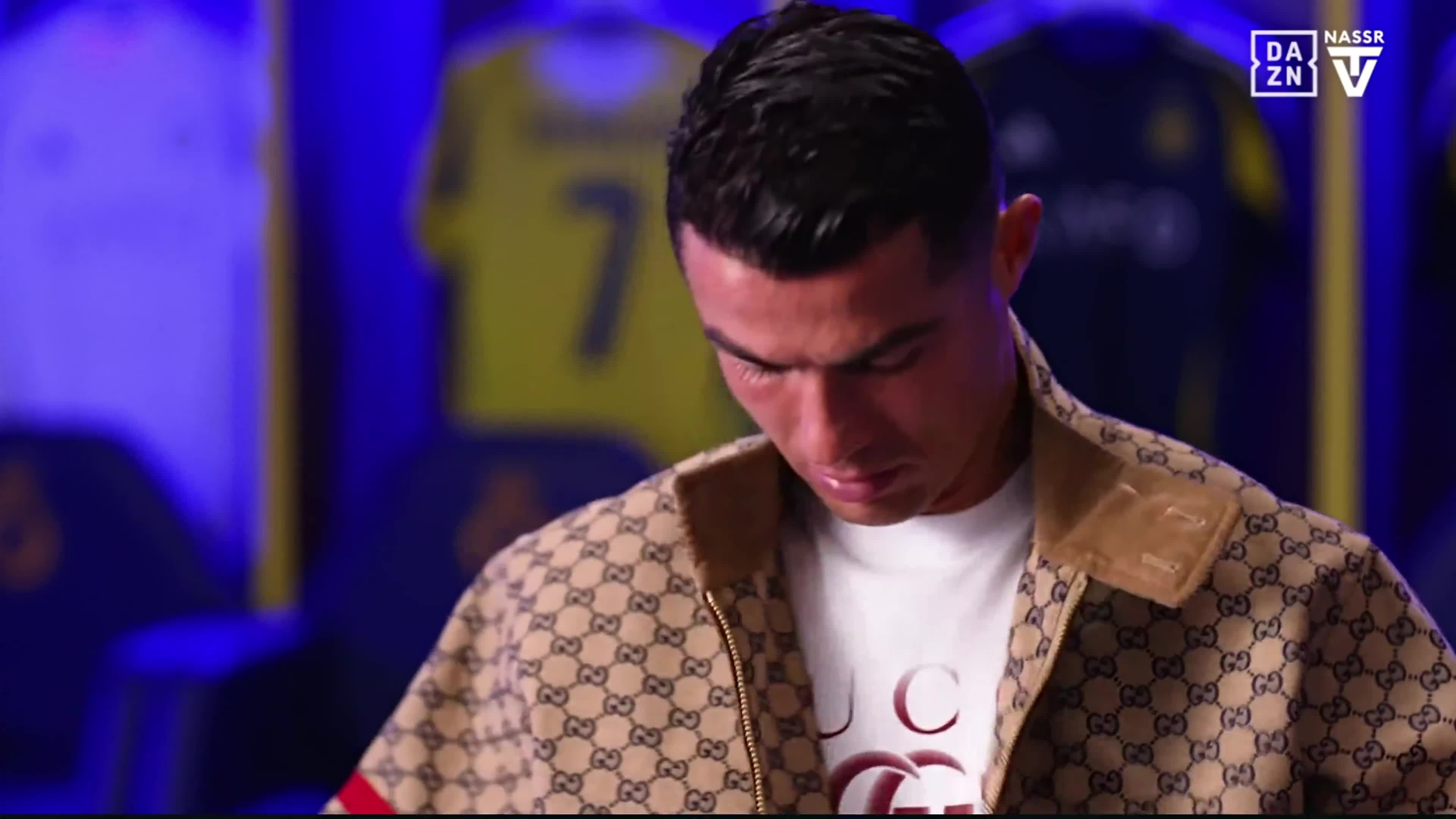 关于C罗迎来十赛季出色发挥,瑞士队观众热烈欢呼!的信息 关于C罗迎来十赛季出色发挥,瑞士队观众热烈欢呼!的信息