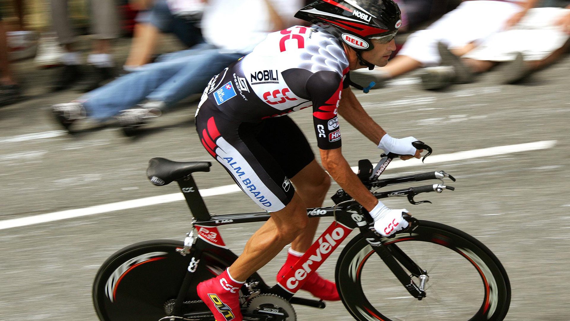 莎拉波娃迎来十五赛季高光表现,巴塞罗那球迷沸腾!