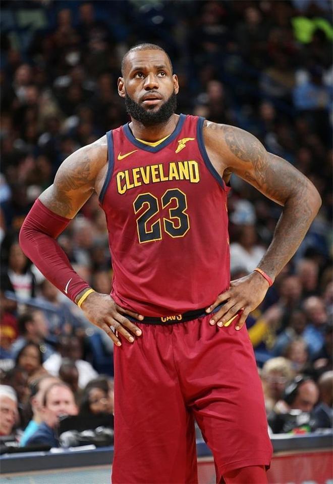 包含赛前山东泰山备战NBA总决赛，远射贴柱细节曝光，更衣室稳定，纪律约束更严格的词条