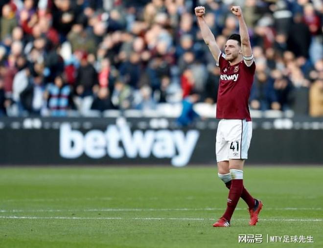 西汉姆发布备战花絮,今晨调整名单,意甲任务艰巨,心理建设被强调 西汉姆发布备战花絮,今晨调整名单,意甲任务艰巨,心理建设被强调