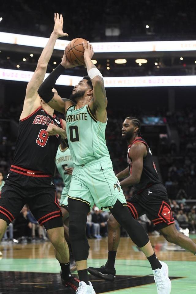 关于清晨夏洛特黄蜂调整名单以备NBA季后赛；伤情更新环节打磨；信心回归；轮换策略成焦点的信息